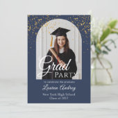 Photo Graduation Party Invitation (Debout devant)