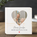 Photo grand-père personnalisée | Meilleur Grand-Pè<br><div class="desc">Célébrez votre grand-père extraordinaire avec ce panneau de boîte en bois personnalisé et chaleureux! Doté d'une photo chère dans un cadre en forme de coeur et de la citation Best Grandpa Ever, ce design en bois blanc désespéré ajoute chaleur et amour à toute étagère, bureau ou mantel. Parfait comme cadeau...</div>