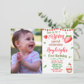 Photo invitation anniversaire fraise Berry sweet (Debout devant)