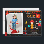 Photo Invitation d'anniversaire de pompier Camion<br><div class="desc">Photo Invitation d'anniversaire du pompier Invitation de fête du camion de pompier. Jolie invitation pour la fête d'anniversaire du jeune pompier avec camion Red Fire,  pompier brun garçon et du matériel de lutte contre les incendies. Sonnez l'alarme et éditez simplement ce modèle facile à utiliser dans le menu Personnalisation.</div>