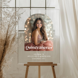 Photo minimaliste moderne de Quinceañera