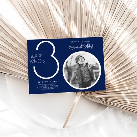 Photo moderne bleu marine 30th Birthday Invitation