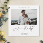 Photo moderne Enregistrer la carte Faire-part de m<br><div class="desc">Ce mariage photo tout simplement chic sauvegarder la carte de date comporte votre photo sur le devant avec vos prénoms au-dessus. 'Save the Date' est dans un script animé moderne et décontracté. Cet élément script de la conception ne peut pas être modifié. Veuillez noter que pour un effet stylistique, nous...</div>
