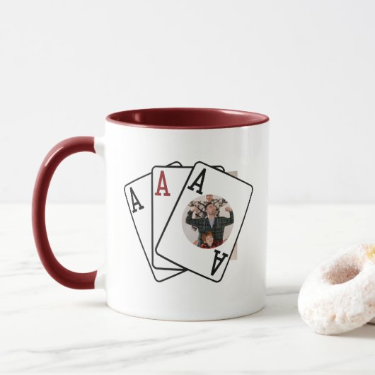 Photo Mug avec trois as : Créer un cadeau parfait (Avec donut)