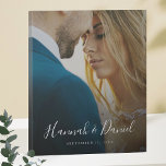 Photo personnalisée avec script Whimsical<br><div class="desc">Personnalisez cette fausse toile avec votre photo préférée ! Nous avons inclus un exemple de texte en blanc, y compris les prénoms dans un script animé et fantaisiste. Mais ne vous sentez pas limité par notre format d'exemple qui utilise les prénoms et une date ! Vous pouvez remplacer les exemples...</div>