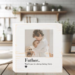 Photo personnalisée | Père Merci Gift<br><div class="desc">Célébrez l'amour et la force de la paternité avec ce panneau de boîte en bois personnalisé, magnifiquement conçu avec la citation sincère : "Père. Merci d'être toujours là." Téléchargez votre photo préférée pour créer un souvenir émouvant et intemporel pour la Fête des Pères, les anniversaires, ou simplement pour témoigner de...</div>