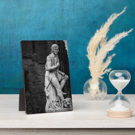 Photo Plaque Burns Statue (Côté)