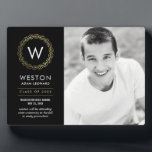 Photo Plaque de graduation de la couleur de couronne cla<br><div class="desc">Cette plaque avec chevalet fait un grand souvenir pour commémorer cette étape spéciale. Conception par © berryberrysweet. Visitez notre site Web à l'adresse www.berryberrysweet.com pour obtenir des articles assortis et plus d'options de conception!</div>