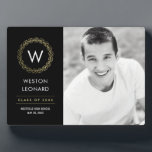 Photo Plaque de graduation de la couleur de couronne cla<br><div class="desc">Cette plaque avec chevalet fait un grand souvenir pour commémorer cette étape spéciale. Conception par © berryberrysweet. Visitez notre site Web à l'adresse www.berryberrysweet.com pour obtenir des articles assortis et plus d'options de conception!</div>