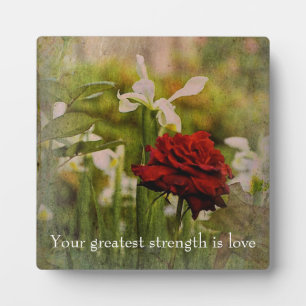 Photo Plaque de table rose rouge avec de l'Easel