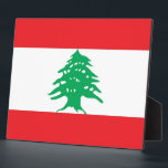 Photo Plaque du drapeau libanais<br><div class="desc">Ajoutez une touche de fierté libanaise à votre décor de maison ou de bureau avec notre plaque exclusive avec le drapeau du Liban ! Réalisée avec soin dans le détail, cette plaque est plus qu’un simple objet décoratif, c’est une célébration de votre amour pour le Liban et son riche patrimoine...</div>