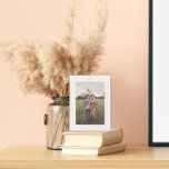 Photo préférée Rustique Blanc<br><div class="desc">Customisez avec votre propre photo; customisez la couleur sur le visage; la bordure blanche autour de la photo est personnalisable. Images d'espace réservé par https://unsplash.com/@jessicarockowitz</div>