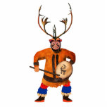 Photo Sculpture Drumming Shaman<br><div class="desc">Un chaman du nord,  vêtu de peau de sac et de bois de caribou (rennes),  pratique un rituel de tambour pour communiquer avec les esprits et voyager entre les royaumes.</div>