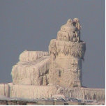 Photo Sculpture Phare congelé de Cleveland<br><div class="desc">En décembre 2010, pour environ deux et une moitié de semaines, le phare dans le port de Cleveland a été complètement gelé plus de, formant des 78 pieds - sculture grand de glace. Les marques intéressantes parce que ceci a fait des nouvelles du monde, comme vue bizarre dans le port...</div>