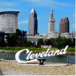 Photo Sculpture River Skyline Cleveland<br><div class="desc">Vous voulez avoir la vue classique de Cleveland,  où que vous soyez ? La sculpture en 3D de Cleveland,  vue classique de l'Ohio depuis le lac,  fait une conversation amusante à la maison ou au bureau! Des sculptures de phares (hiver et été) y sont également disponibles.</div>