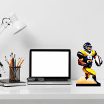 Photo Sculpture Sculpture du bureau de football américain<br><div class="desc">American Football Desk Sculpture. Dimensions : 10"l x 8"w La taille finale est approximative et dépend de la taille découpée de l'image Fabriquée en acrylique moulé haute résistance. Devant clair et derrière noir et brillant.</div>