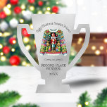 Photo Sculpture Trophée Silver 2nd Place Winner<br><div class="desc">Un cadeau parfait pour la 2ème place gagnante de votre concours de pull de Noël et fête, un trophée d'argent. Arrière - plan métallique argenté lisse avec un pull Nutcracker coloré au centre, "Vainqueur moche du pull de Noël" texte courbé ci-dessus et "Vainqueur de la deuxième place!" ci-dessous avec un...</div>