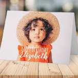 Photo simple moderne Accueil d'anniversaire<br><div class="desc">Le design est moderne et simple. Ajoutez une photo personnalisée du célébrant d'anniversaire et ajoutez son nom,  ajoutez un message personnalisé. La couleur de la typographie fonctionne le mieux sur une photo qui a de la couleur à la partie typographique pour qu'elle apparaisse.</div>