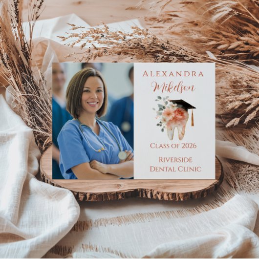 Photo Soft Floral Tooth Graduation Party Aankondiging