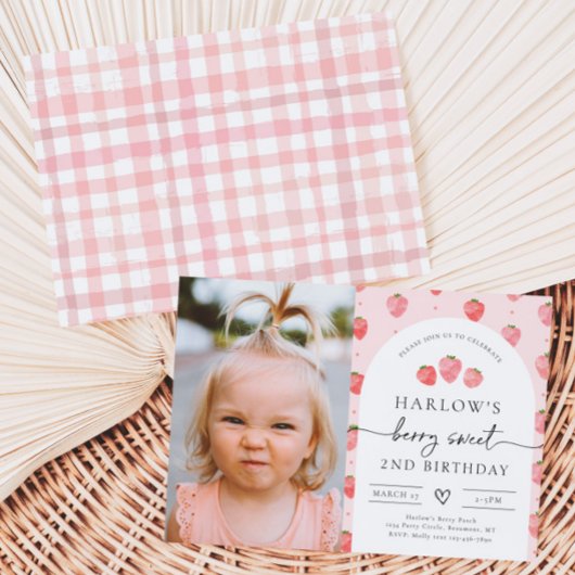 Photo Strawberry Invitation d'anniversaire | frais