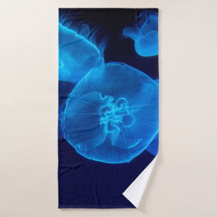 PHOTOGRAPHIE DE CLOSEUP DE SWARM DE JELLYFISH