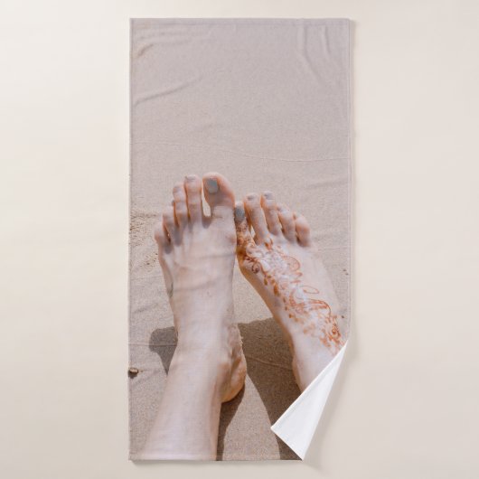 Photographie de focalisation sélective des pieds a (Serviette de bain)