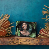 Photographie de la plaque commémorative de la végé (Côté)