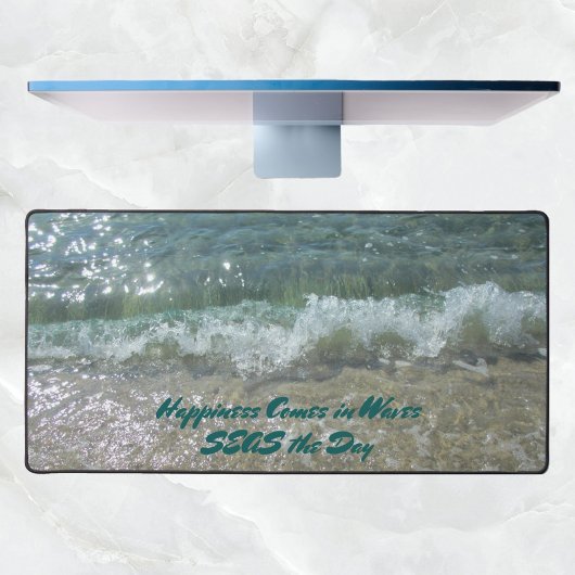 Photographie de plage côtière avec vagues déferlan