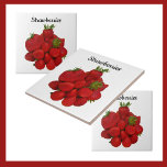 Photographie des fraises rouges<br><div class="desc">Carrelage en céramique avec de belles fraises rouges fraîches photographiques et alléchantes est idéal pour tout décor de cuisine de campagne. Cette image est la photographie originale de fruit de baies par JLW_PHOTOGRAPHY.</div>