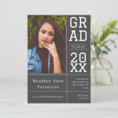 Photographie Open House | Invitation Grey (Debout devant)