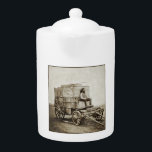 Photographie Wagon de Roger Fenton Photo Réalisme<br><div class="desc">Ooger Fenton : Pionnier du réalisme photographique - Roger Fenton, figure de premier plan dans l'histoire de la photographie, est né en 1819 à Staffordshire, en Angleterre. Sa carrière de photographe a été marquée par l'innovation, l'expertise technique et l'engagement à capturer le monde avec un sens du réalisme. - Le...</div>