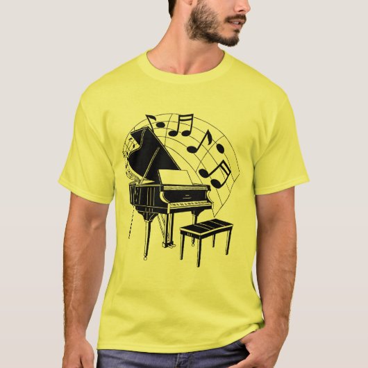 Piano in black t-shirt (Voorkant)
