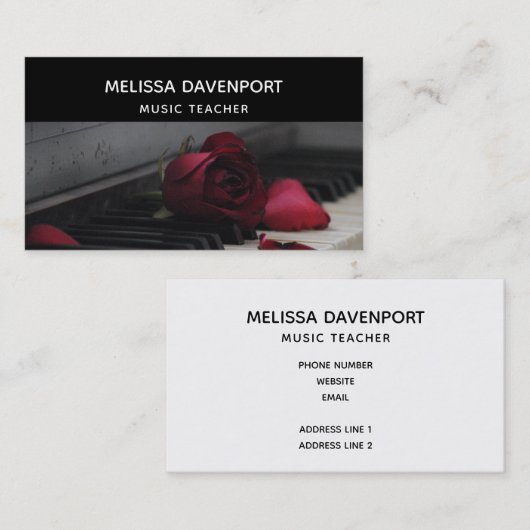 Pianosleutels met een rode roze visitekaartje (Voorkant / Achterkant)