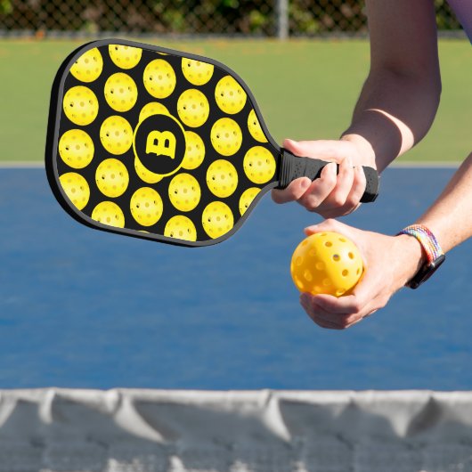 Pickleball Geel Zwart Gepersonaliseerd Monogram Pickleball Paddle (Insitu)