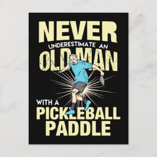 Pickleball - oud Man met een Pickleball Paddle Briefkaart