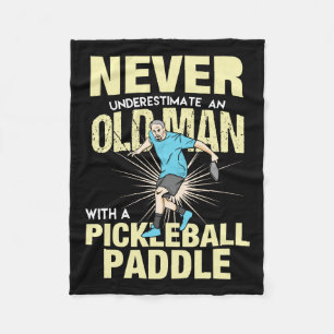 Pickleball - oud Man met een Pickleball Paddle Fleece Deken
