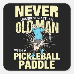 Pickleball - oud Man met een Pickleball Paddle Vierkante Sticker