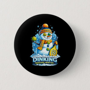 Pickleball-wintersneeuwman dinking door de winter ronde button 5,7 cm