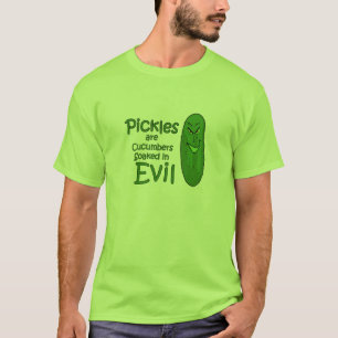 Pickles zijn komkommers die zijn besmeurd in het b t-shirt