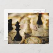 Pièces d'échecs sur la carte de Vieux Monde (Devant / Derrière)