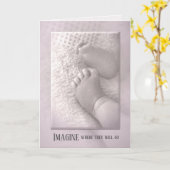 Pieds bébé sur carte blanche rose (Fleur jaune)