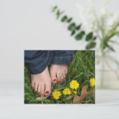 pieds dans l'herbe carte postale (Debout devant)