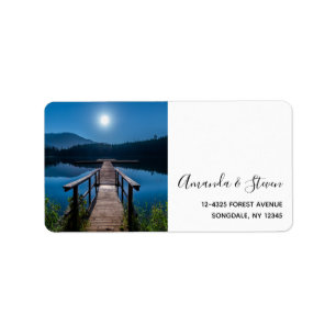 Pier bij nacht onder een volle maan etiket