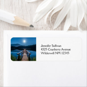 Pier bij nacht onder een volle maan etiket