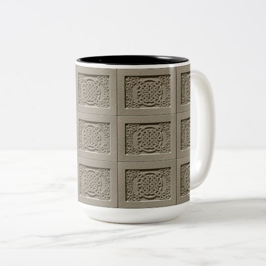 Pierre sculptée Noeuds celtiques Motif carrelé Mug (Devant droit)