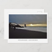 Pierres de plage de sable noir en mer, carte posta (Devant / Derrière)