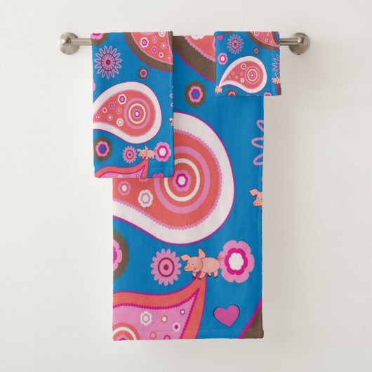 Pig Rose Blue Paisley Serviettes de bain (En situation)