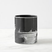 Pigeons dans une fontaine de café Mug (Centre)