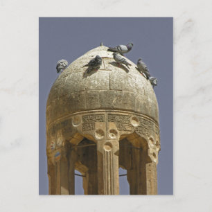 Pigeons sur une carte postale minaret