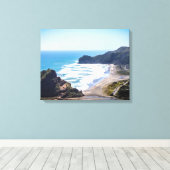 Piha Beach, Nieuw-Zeeland Canvas Afdruk (Insitu (Houten vloer))